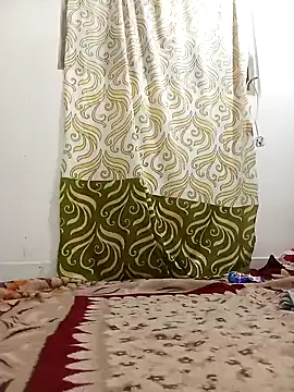 Snapshot of littlequeen77 chatting on 01.30.25 littlequeen77 online show from 01.30.25