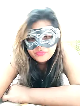 Snapshot of littlequeen77 chatting on 02.04.25 littlequeen77 online show from 02.04.25