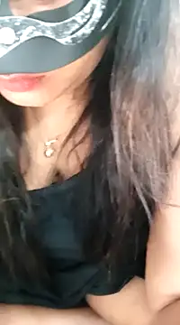 Snapshot of littlequeen77 chatting on 02.11.25 littlequeen77 online show from 02.11.25