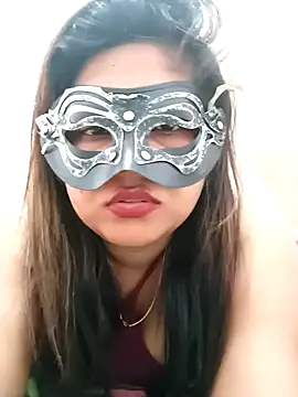 Snapshot of littlequeen77 chatting on 02.22.25 littlequeen77 online show from 02.22.25