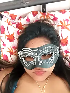 Snapshot of littlequeen77 chatting on 02.23.25 littlequeen77 online show from 02.23.25