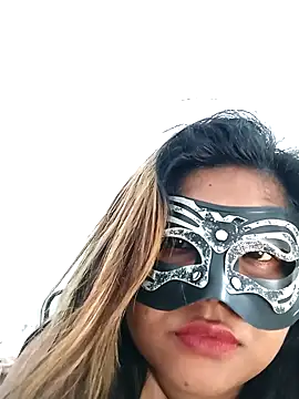 Snapshot of littlequeen77 chatting on 03.21.25 littlequeen77 online show from 03.21.25