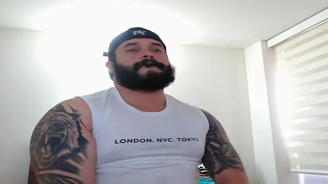 Snapshot of alexandergranda71 chatting on 03.21.25 alexandergranda71 online show from 03.21.25