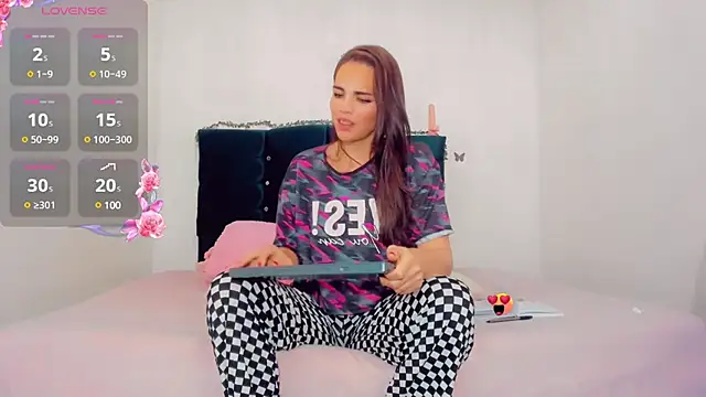 Snapshot of Rubi_30 chatting on 01.25.25 Rubi 30 online show from 01.25.25