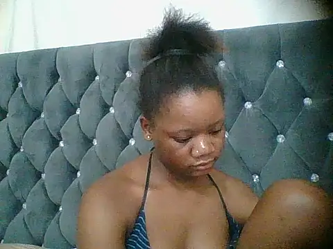 HotJeylee online show from 12.21.25