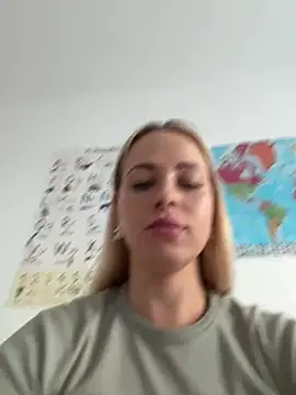 streetdoll online show from 01.12.25