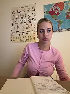 streetdoll online show from 01.13.25