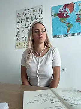 streetdoll online show from 01.14.25