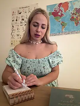 streetdoll online show from 01.15.25