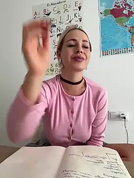 streetdoll online show from 02.07.25