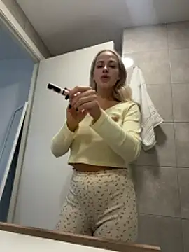 streetdoll online show from 11.29.25