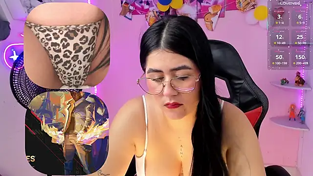 Snapshot of DanielaHang chatting on 10.01.25 DanielaHang online show from 10.01.25