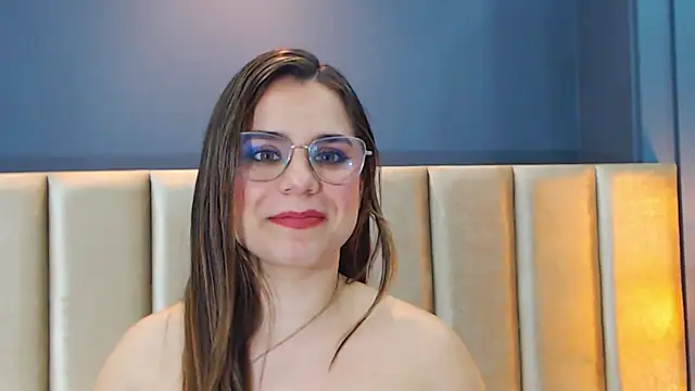 Snapshot of ThaniaJones chatting on 02.21.25 ThaniaJones online show from 02.21.25