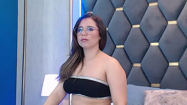 ThaniaJones online show from 01.10.26