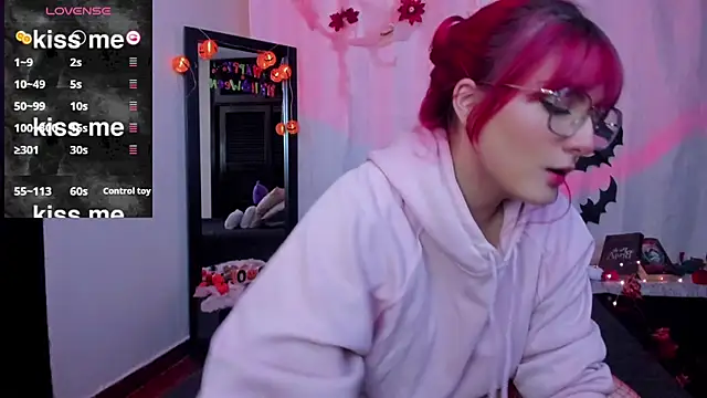 Dafne Moon online show from 10.18.25