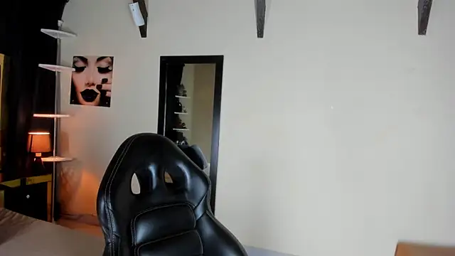 EmiliWilliams online show from 11.21.25