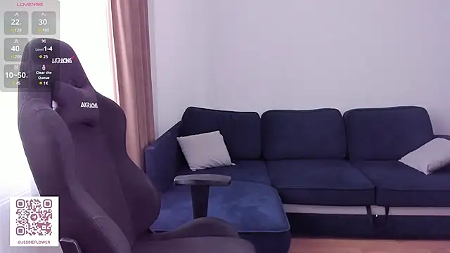 Snapshot of JessieFlower chatting on 12.13.24 JessieFlower online show from 12.13.24