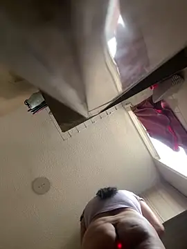 Snapshot of Kym_Owens chatting on 03.04.25 Kym Owens online show from 03.04.25