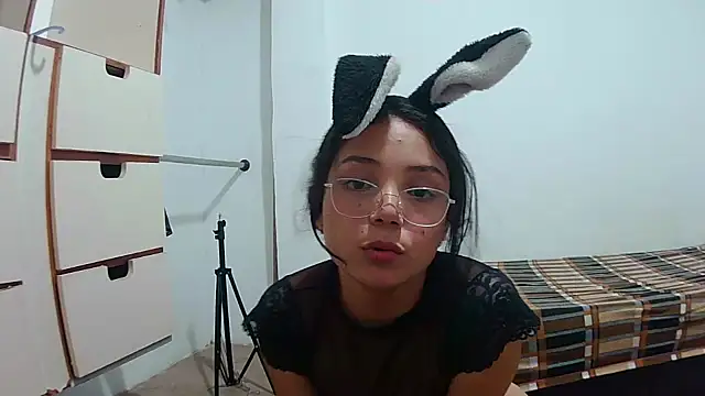 linzeysmith4 online show from 03.15.25