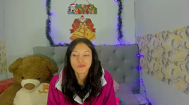 Snapshot of Emma-Wilson chatting on 12.12.24 Emma-Wilson online show from 12.12.24