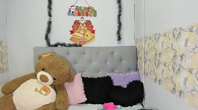 Snapshot of Emma-Wilson chatting on 12.17.24 Emma-Wilson online show from 12.17.24