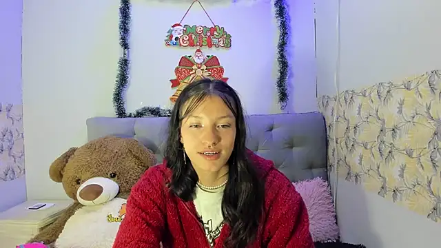 Snapshot of Emma-Wilson chatting on 12.31.24 Emma-Wilson online show from 12.31.24