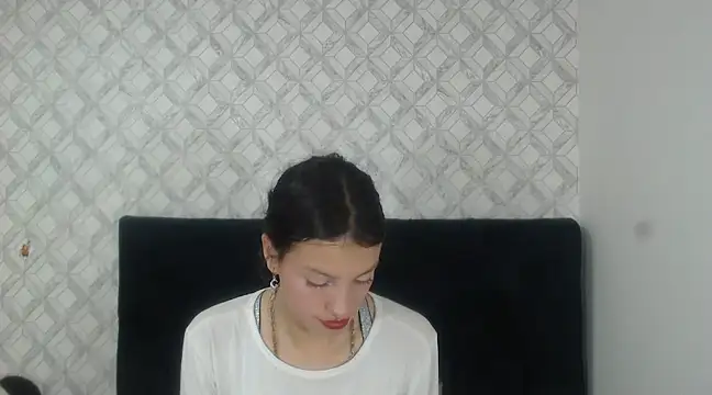 Snapshot of Emma-Wilson chatting on 02.25.25 Emma-Wilson online show from 02.25.25