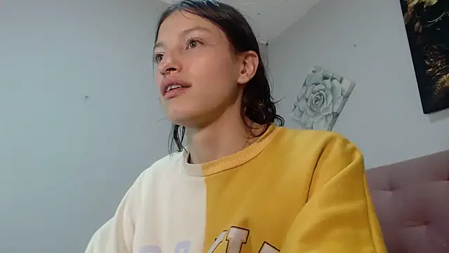 Snapshot of Emma-Wilson chatting on 03.14.25 Emma-Wilson online show from 03.14.25