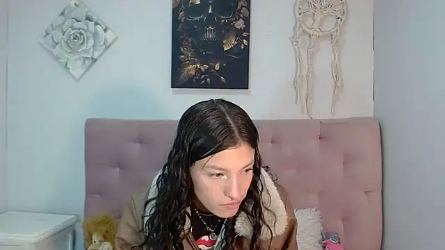 Snapshot of Emma-Wilson chatting on 03.19.25 Emma-Wilson online show from 03.19.25