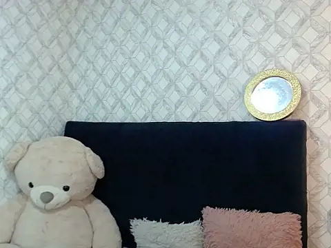 Emma-Wilson online show from 02.07.26