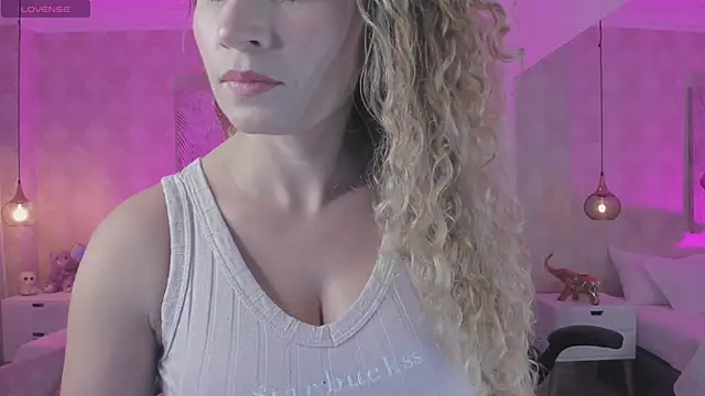 Shantall   online show from 02.22.25