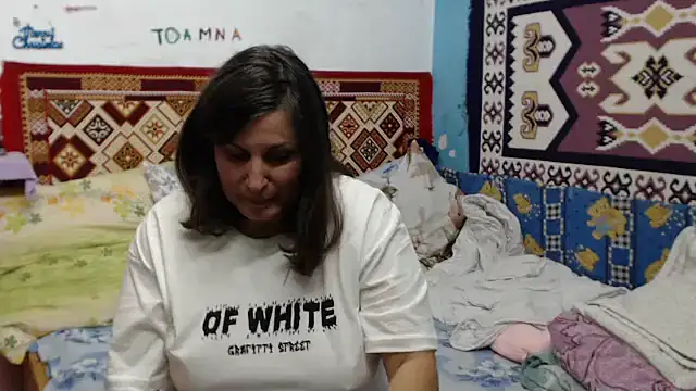 AdelineBlueEyes online show from 10.02.25