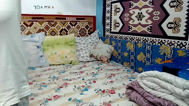 AdelineBlueEyes online show from 10.15.25