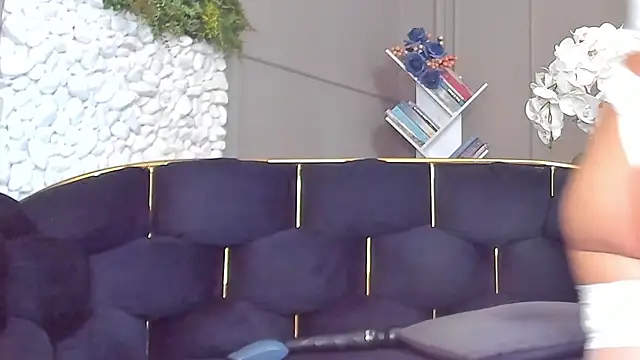 Snapshot of Deliciouslips chatting on 10.20.25 Deliciouslips online show from 10.20.25