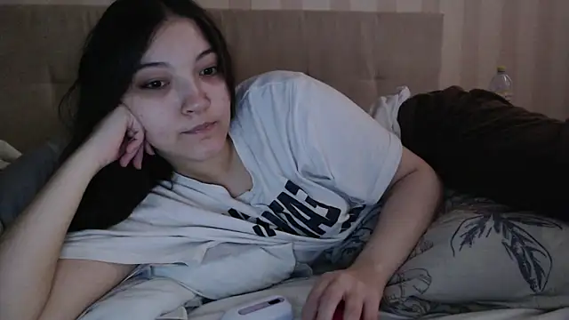 Snapshot of AlisaDevis chatting on 04.19.26 AlisaDevis online show from 04.19.26