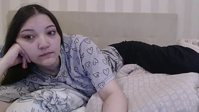 Snapshot of AlisaDevis chatting on 05.23.26 AlisaDevis online show from 05.23.26