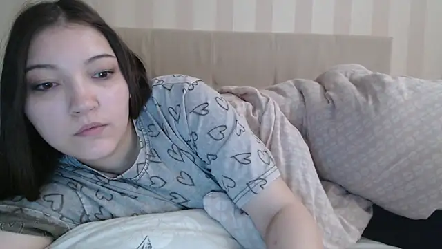Snapshot of AlisaDevis chatting on 05.24.26 AlisaDevis online show from 05.24.26