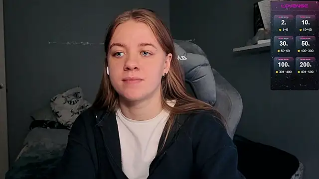 Snapshot of candy_maggie chatting on 11.14.25 candy maggie online show from 11.14.25