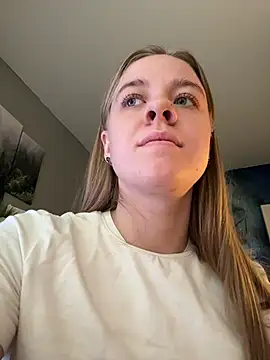 Snapshot of candy_maggie chatting on 11.19.25 candy maggie online show from 11.19.25