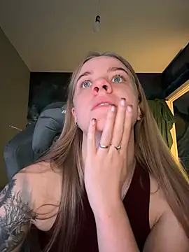 Snapshot of candy_maggie chatting on 01.10.26 candy maggie online show from 01.10.26