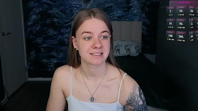 Snapshot of candy_maggie chatting on 03.28.26 candy maggie online show from 03.28.26