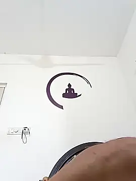 Snapshot of julywwrt chatting on 12.20.24 julywwrt online show from 12.20.24