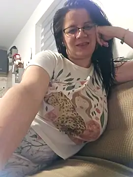 KristenVega online show from 11.17.25