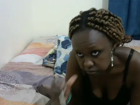 Snapshot of Kariselle- chatting on 01.25.25 Kariselle- online show from 01.25.25
