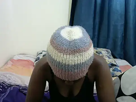 Snapshot of Kariselle- chatting on 03.16.25 Kariselle- online show from 03.16.25