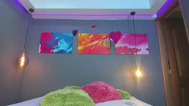 summer lee  online show from 01.08.25