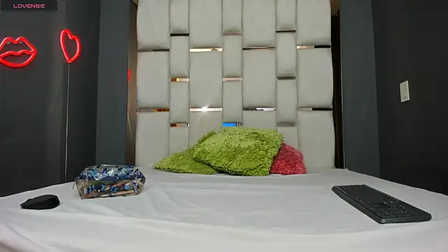 summer lee  online show from 02.20.25