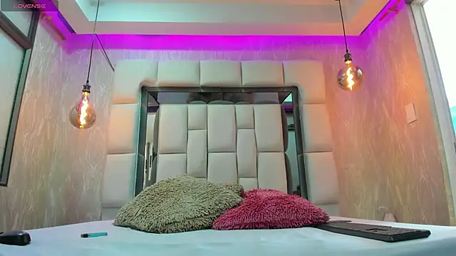 summer lee  online show from 03.03.25