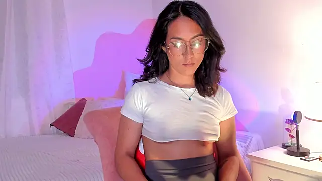 DaraBeckett online show from 12.14.25