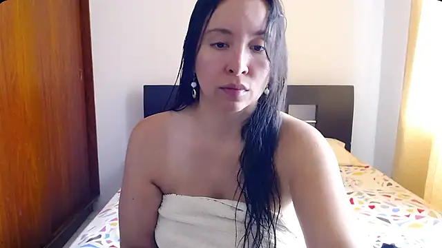 emely sexx20 online show from 12.12.24